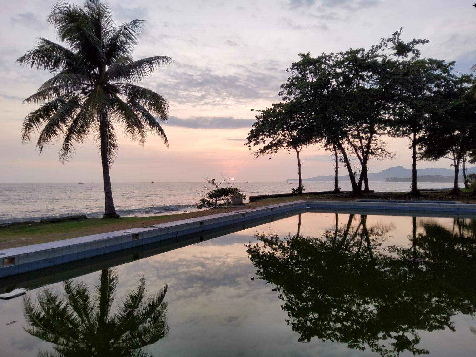 Hotel Kumala Samudra Cikakak Buitenkant foto