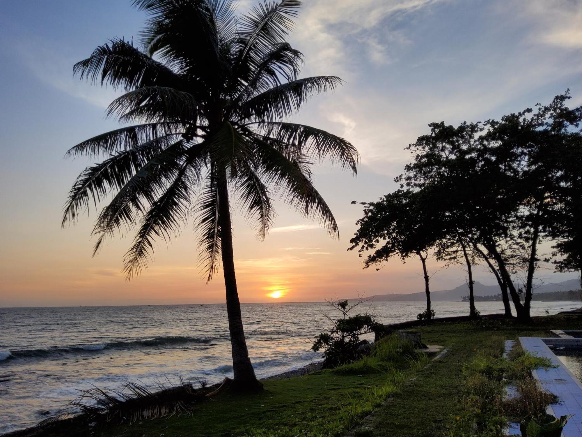 Hotel Kumala Samudra Cikakak Buitenkant foto
