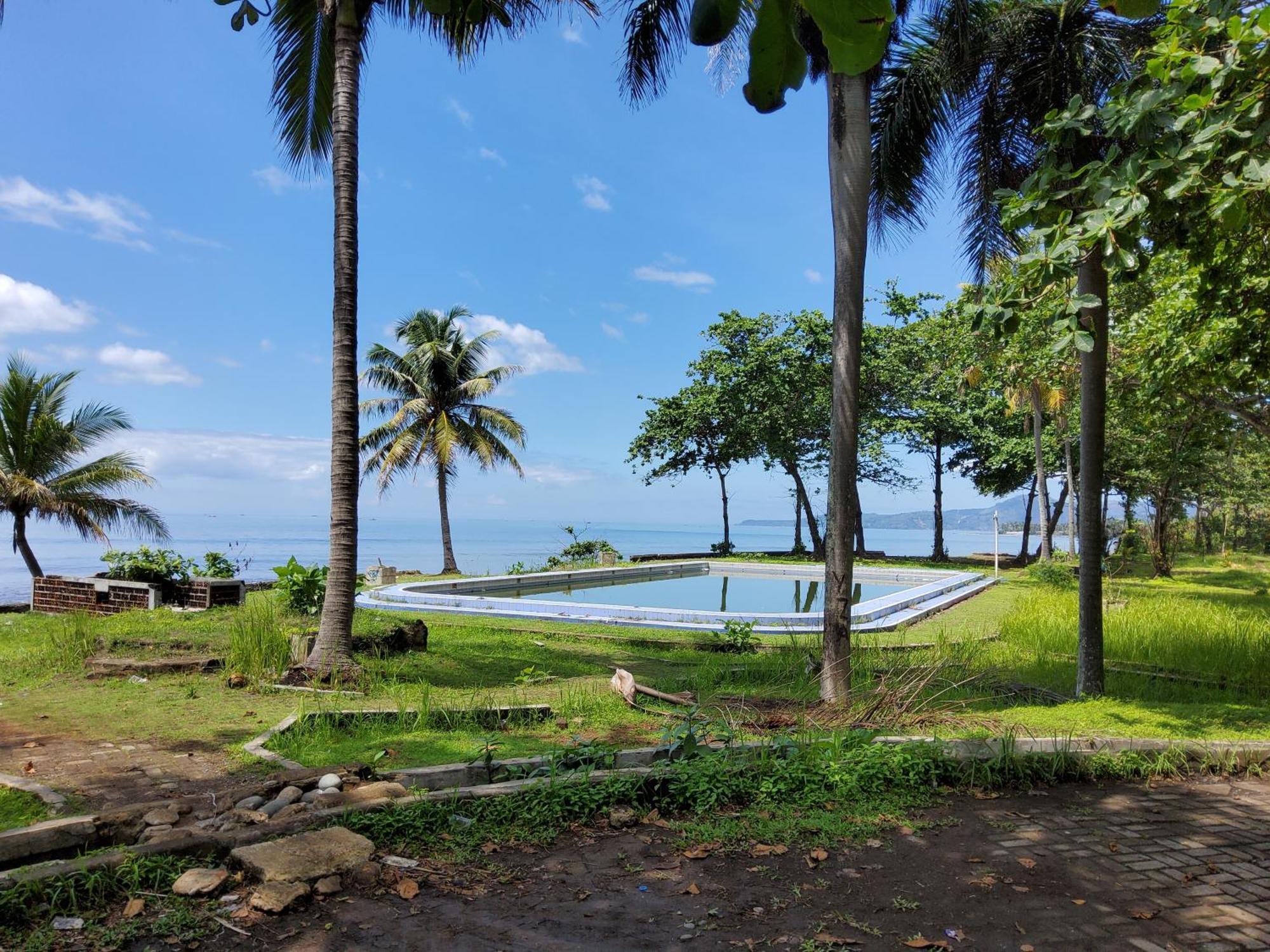 Hotel Kumala Samudra Cikakak Buitenkant foto
