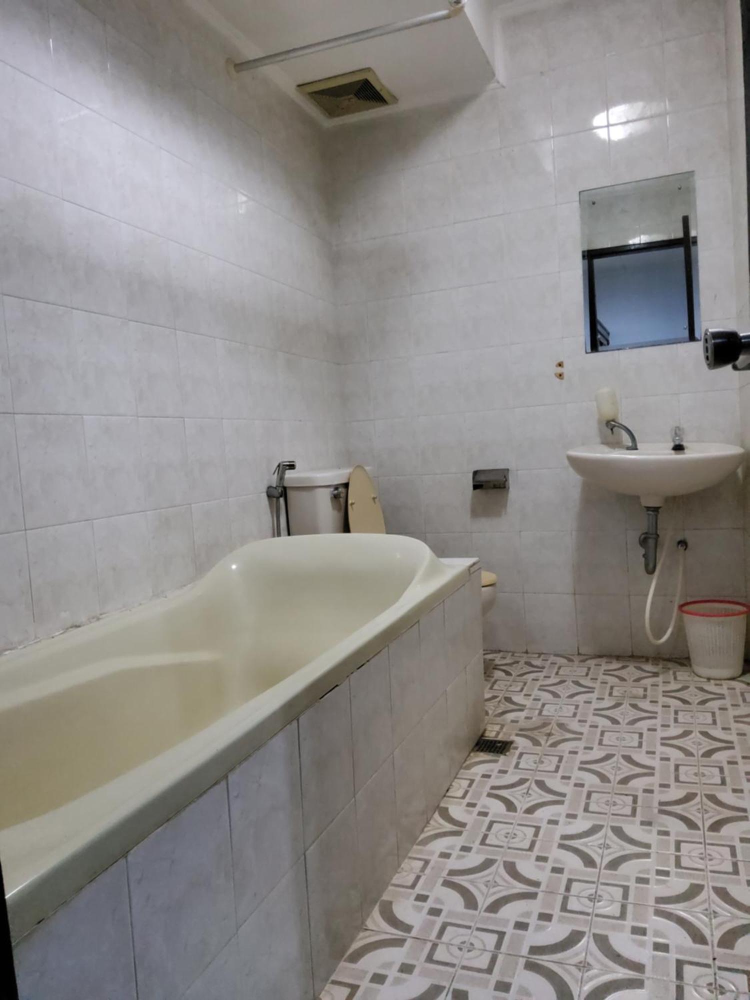 Hotel Kumala Samudra Cikakak Buitenkant foto